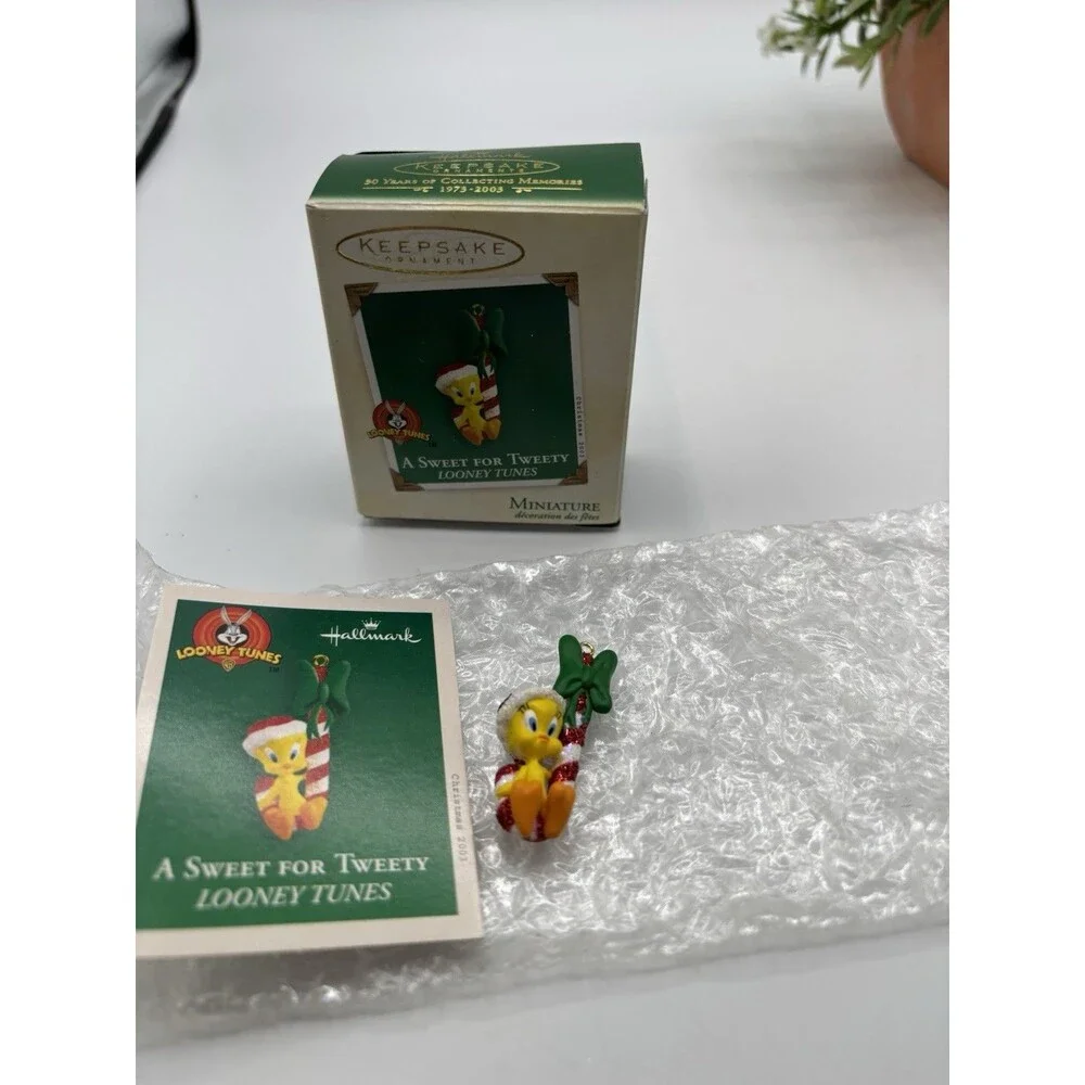 Hallmark Keepsake Ornament miniature 2003 A Sweet for Tweety Looney Tunes NOB